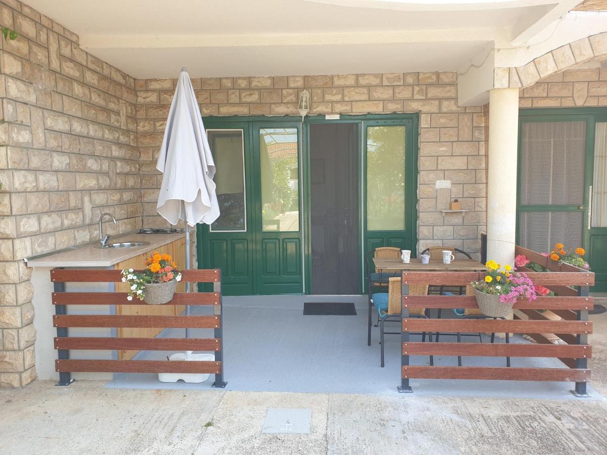 Apartments Marina Sveti Filip i Jakov Cameră foto